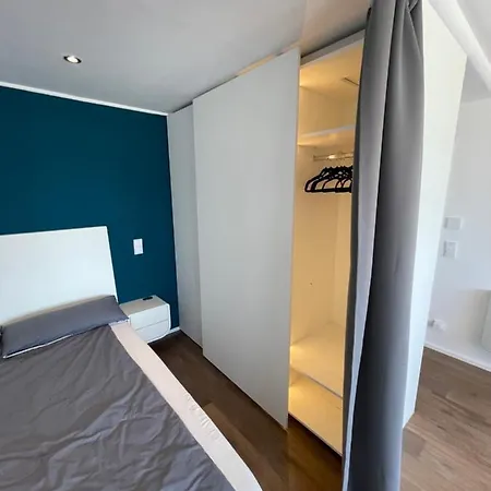 Luxus Mit Skyline View. Apartment *